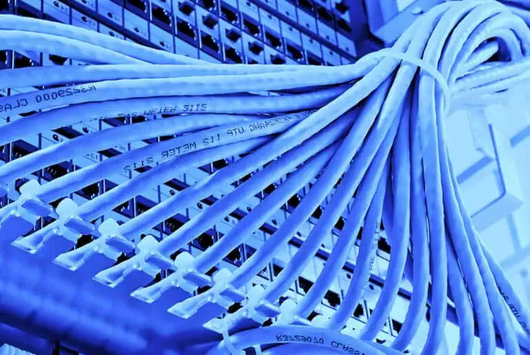 SR 108 – Tehonsiirto ja turvallisuus tietoliikennekaapeleissa