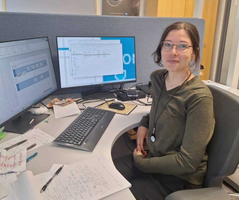 Eena Värne rikastuttamassa standardointityötä omalla asiantuntemuksella