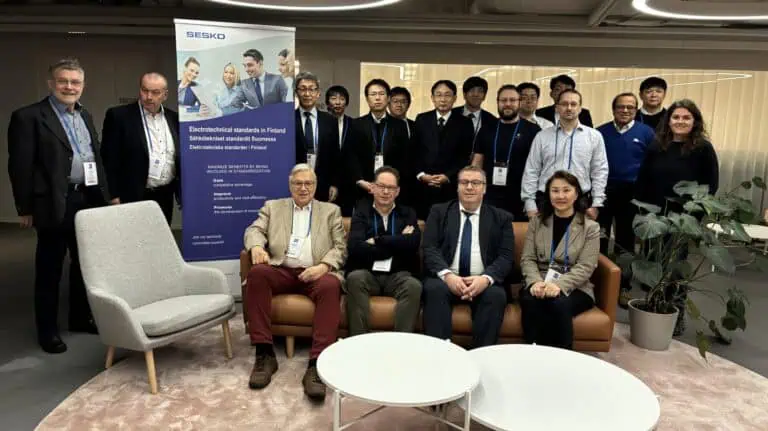 IEC TC 40 kokoontui Helsingissä